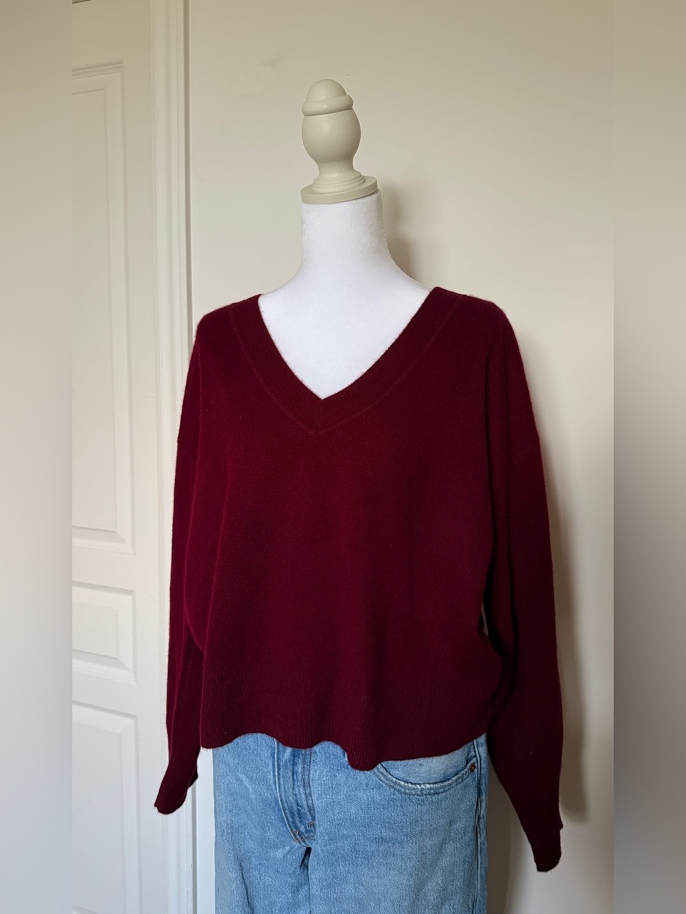 Cashmere V-Neck Burgundy Women’s Sweater - Picture 2 of 4